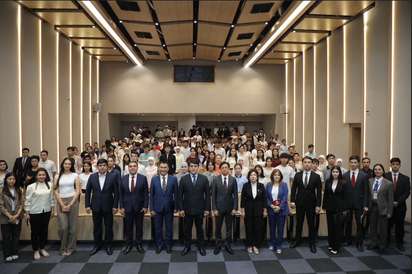 Jahon iqtisodiyoti va diplomatiya universitetida “Ochiq eshiklar kuni” bo‘lib o‘tdi
