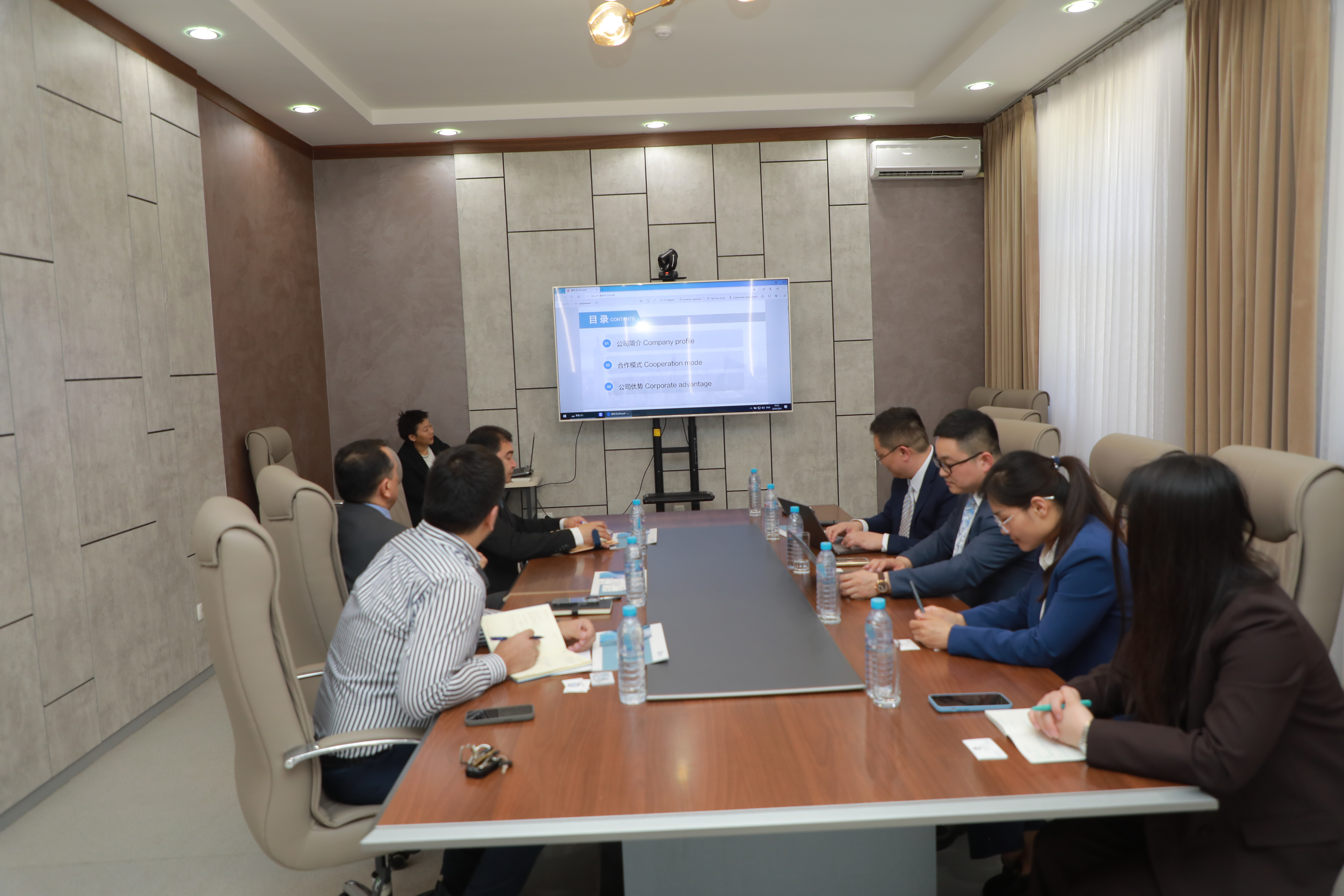 The University of World Economy and Diplomacy hosted a meeting with a delegation from Meng Zhi Yan (Beijing) Technology Co., LTD