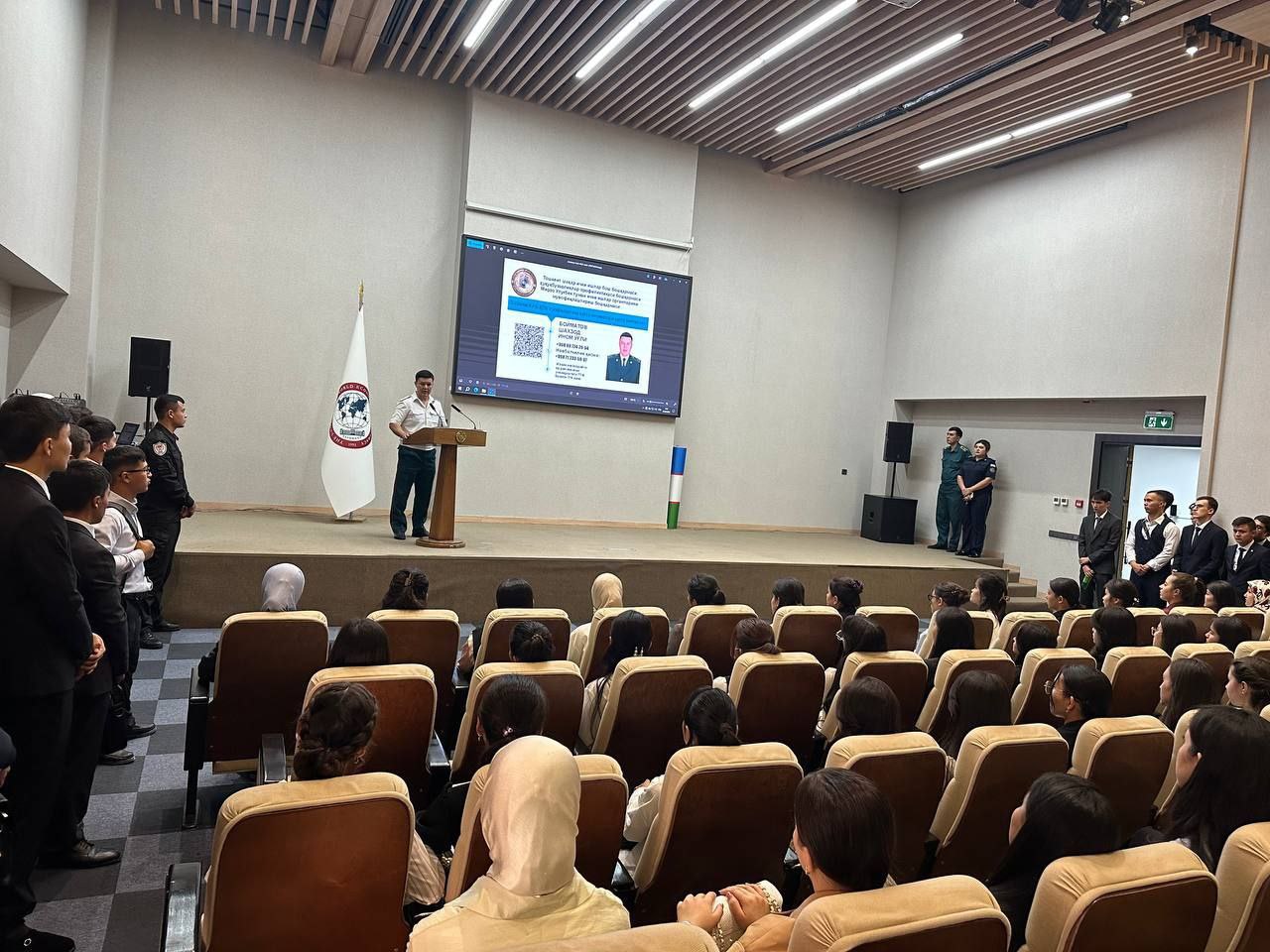 JIDU 1 kurs talabalari uchun huquqiy madaniyat va  kiberxavfsizlikka bag‘ishlangan davra suhbati bo‘lib o‘tdi