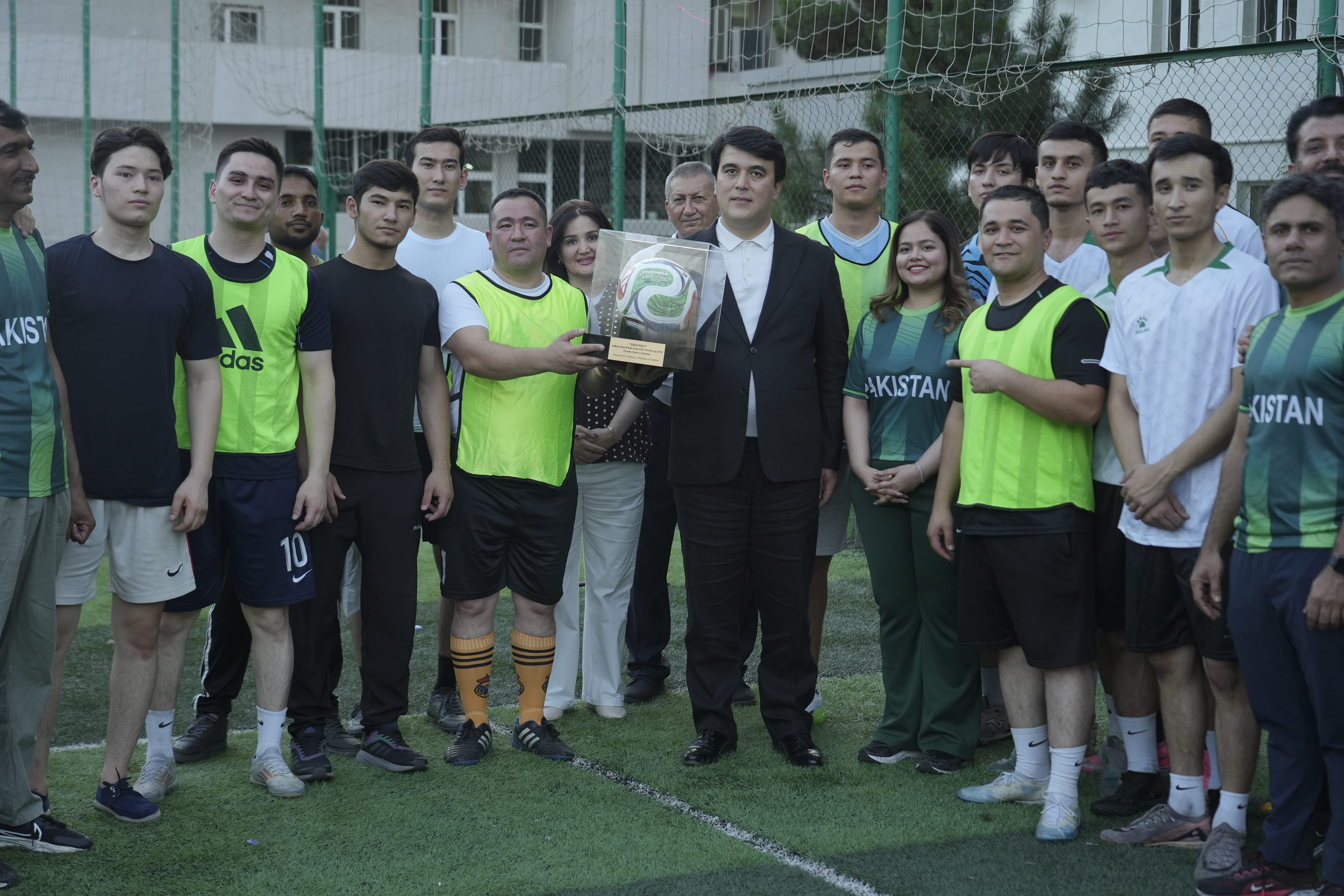 JIDUda sport diplomatiyasi: Pokiston Elchixonasi bilan do‘stona futbol uchrashuvi bo‘lib o‘tdi