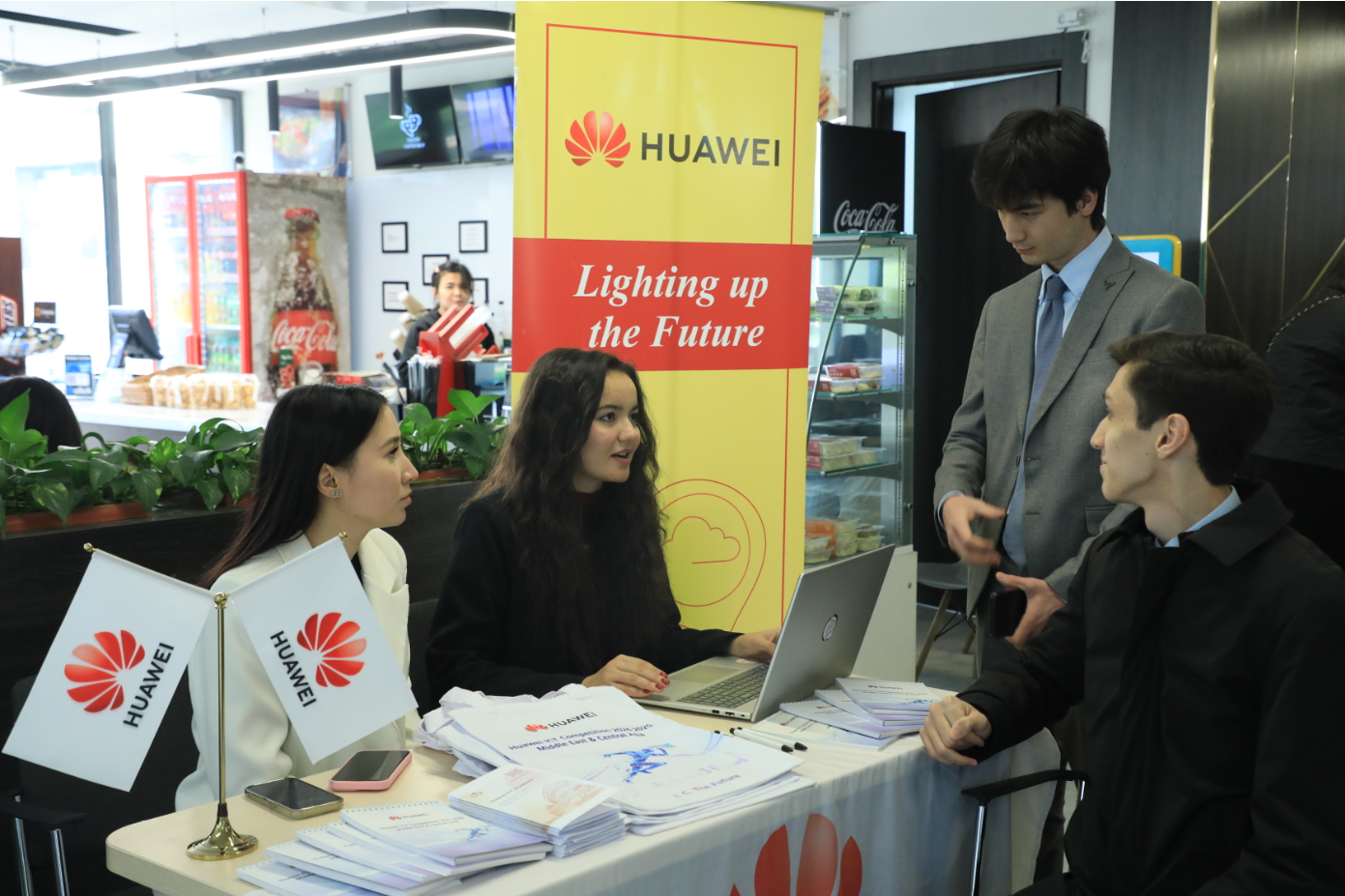 UWED Career Fair 2025: новый этап развития карьерных возможностей и партнёрства в УМЭД