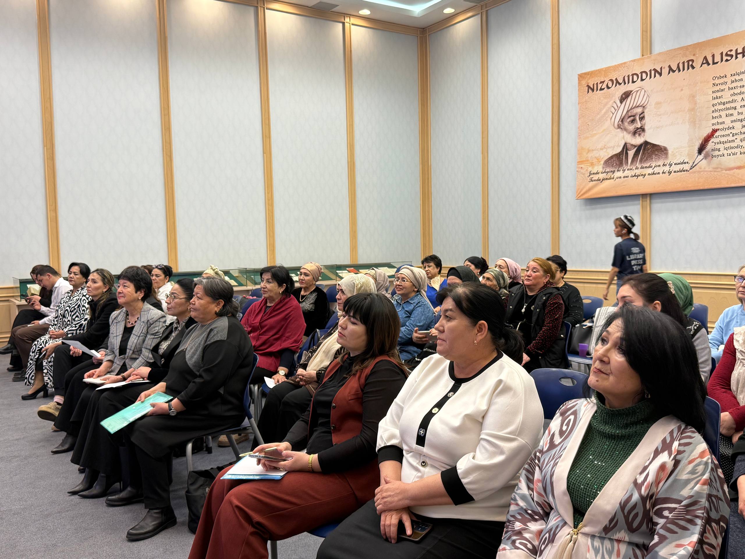 JIDU vakillari “Navoiy va Bobur ijodida ayol, ona, oila” mavzusida davra suhbatida ishtirok etishdi