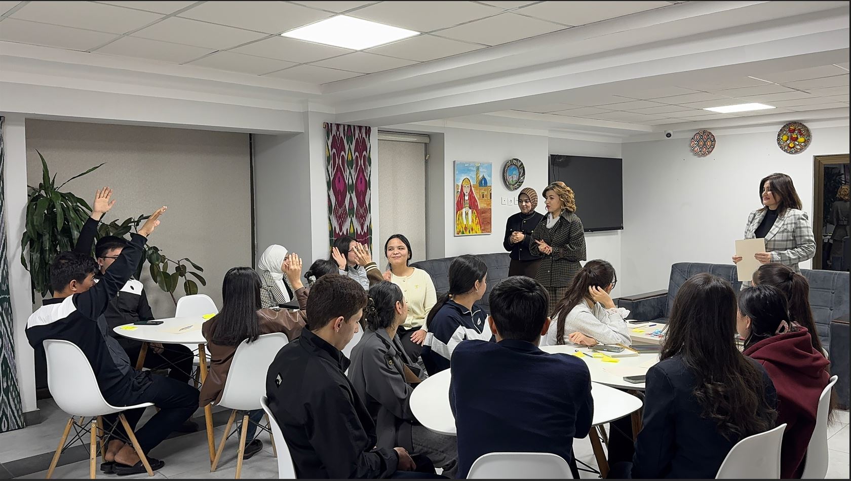 Talabalar turar joyi majmuasida Barqaror rivojlanish maqsadlari (BRM) doirasida ochiq muloqot bo‘lib o‘tdi