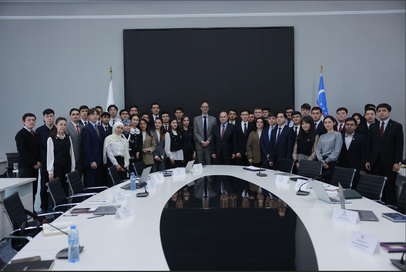 Shveysariyaning O‘zbekistondagi elchisi JIDUda ma’ruza o‘tkazdi