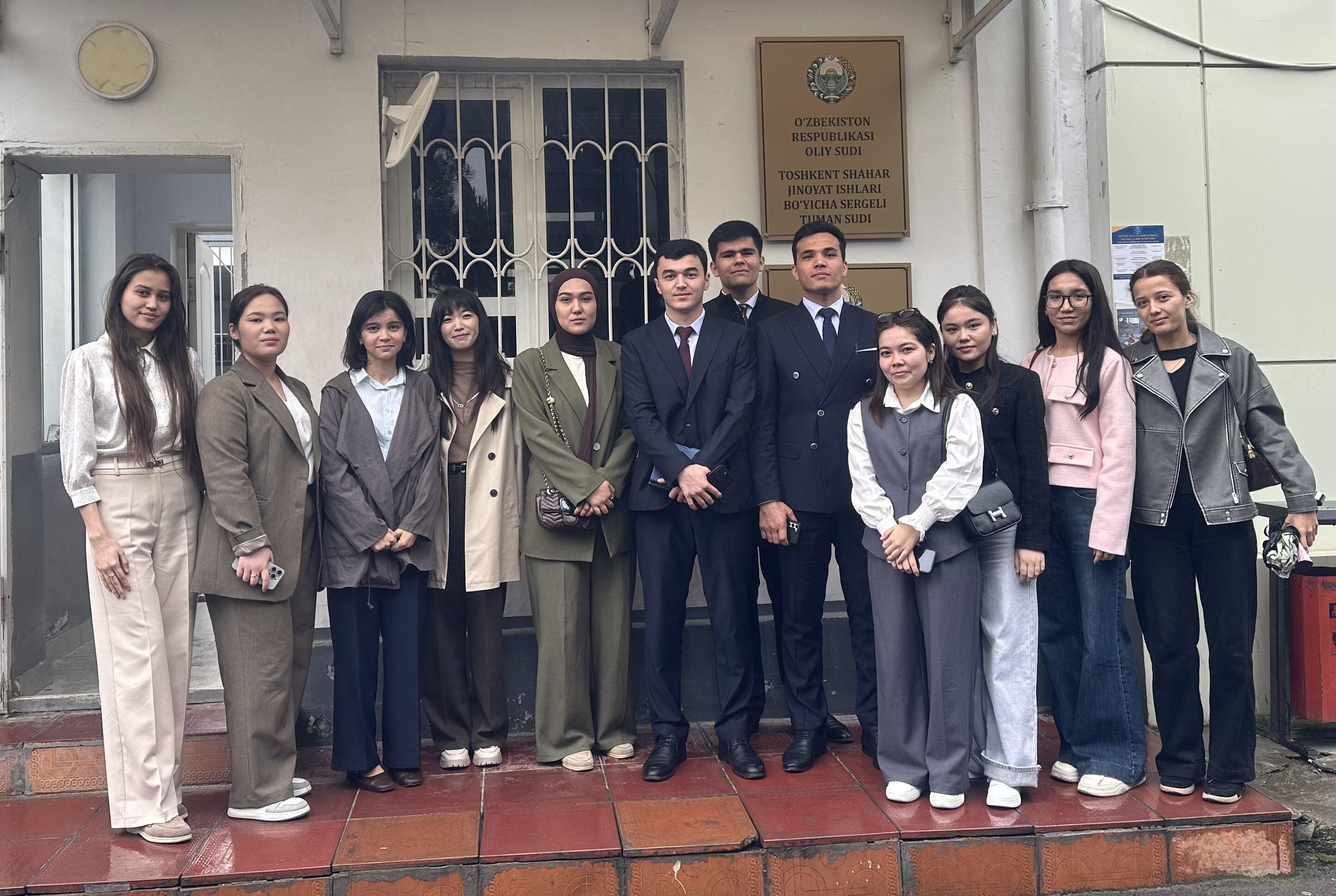 В Сергелийском районном суде по уголовным делам для студентов УМЭД организован практический урок