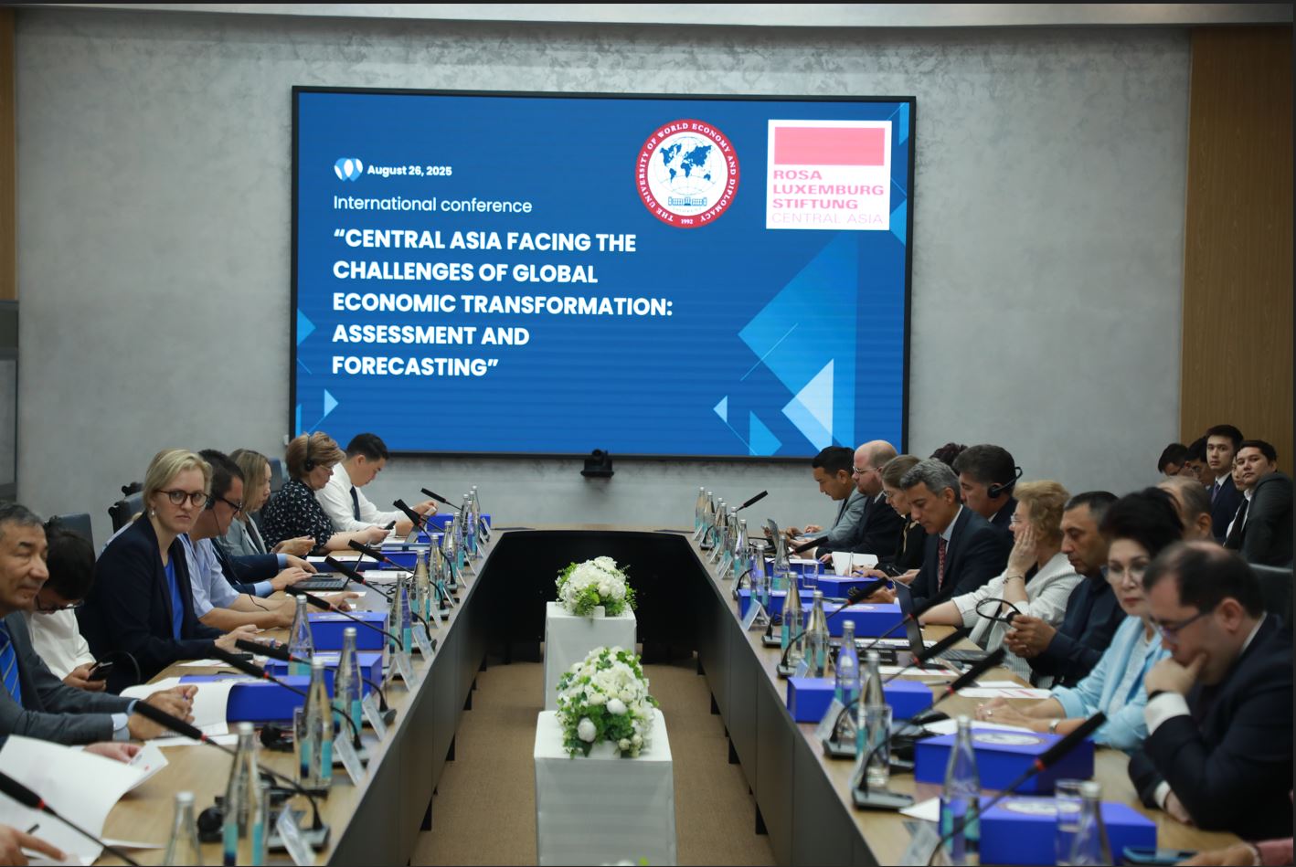 UWED Discusses Challenges of Global Economic Transformation for Central Asia