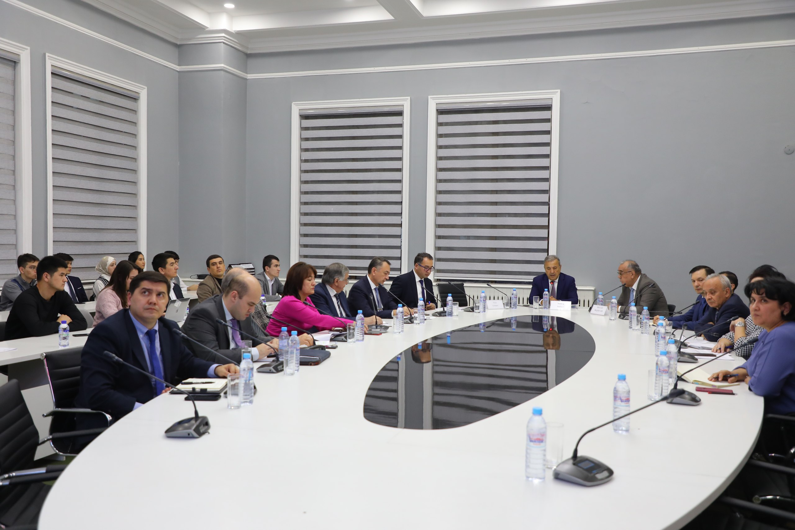 В Университете мировой экономики и дипломатии обсудили вступление Узбекистана в ВТО