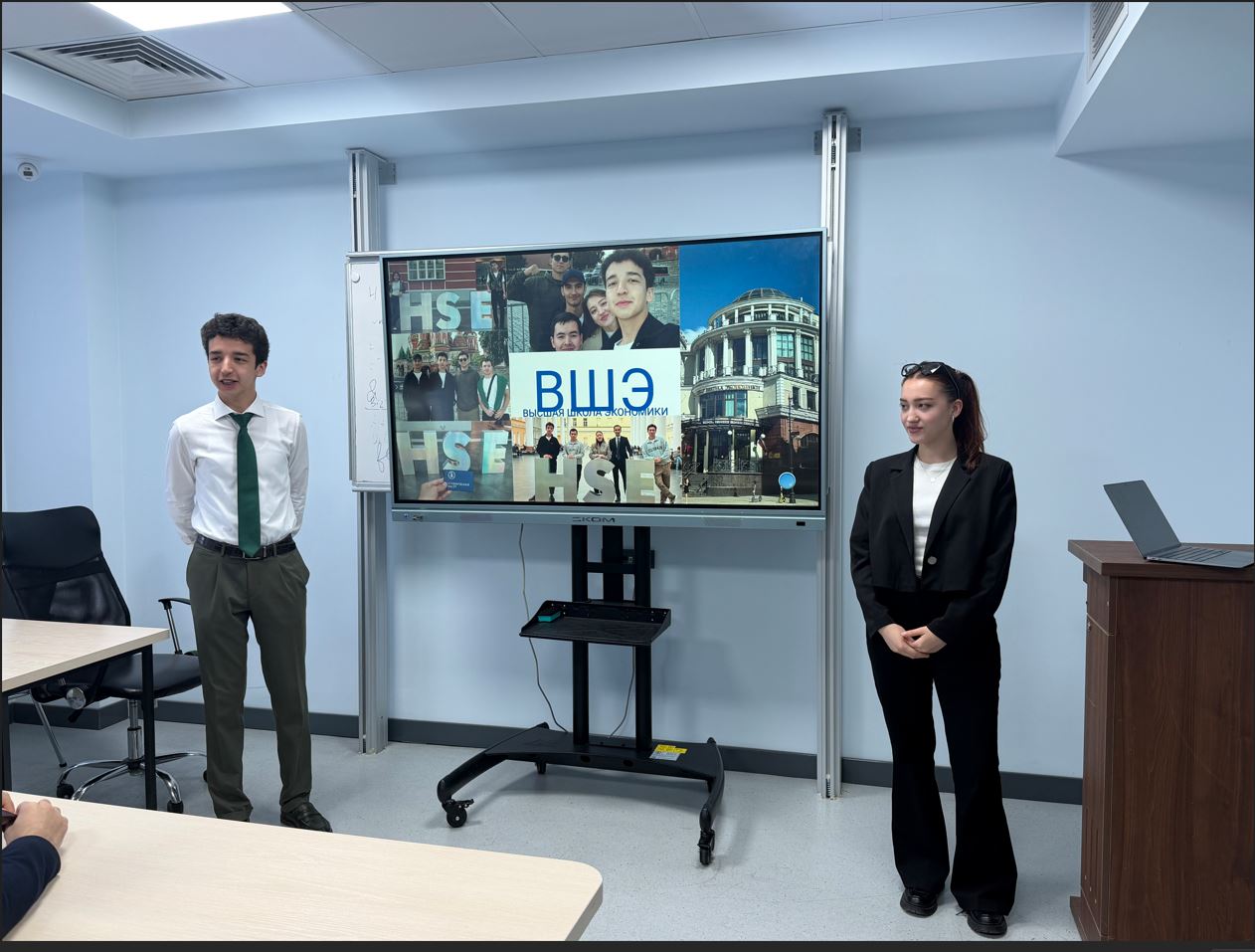 JIDU talabalari Oliy Iqtisodiyot Maktabi Milliy tadqiqot universiteti almashinuv dasturi bo‘yicha infosessiya o‘tkazdilar