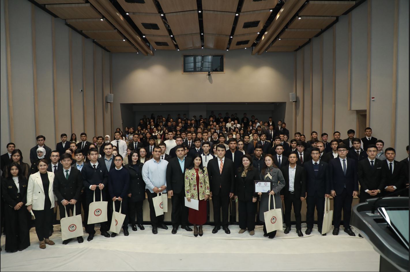JIDUda “Zakovat” intellektual o‘yini universitet bosqichi bo‘lib o‘tdi