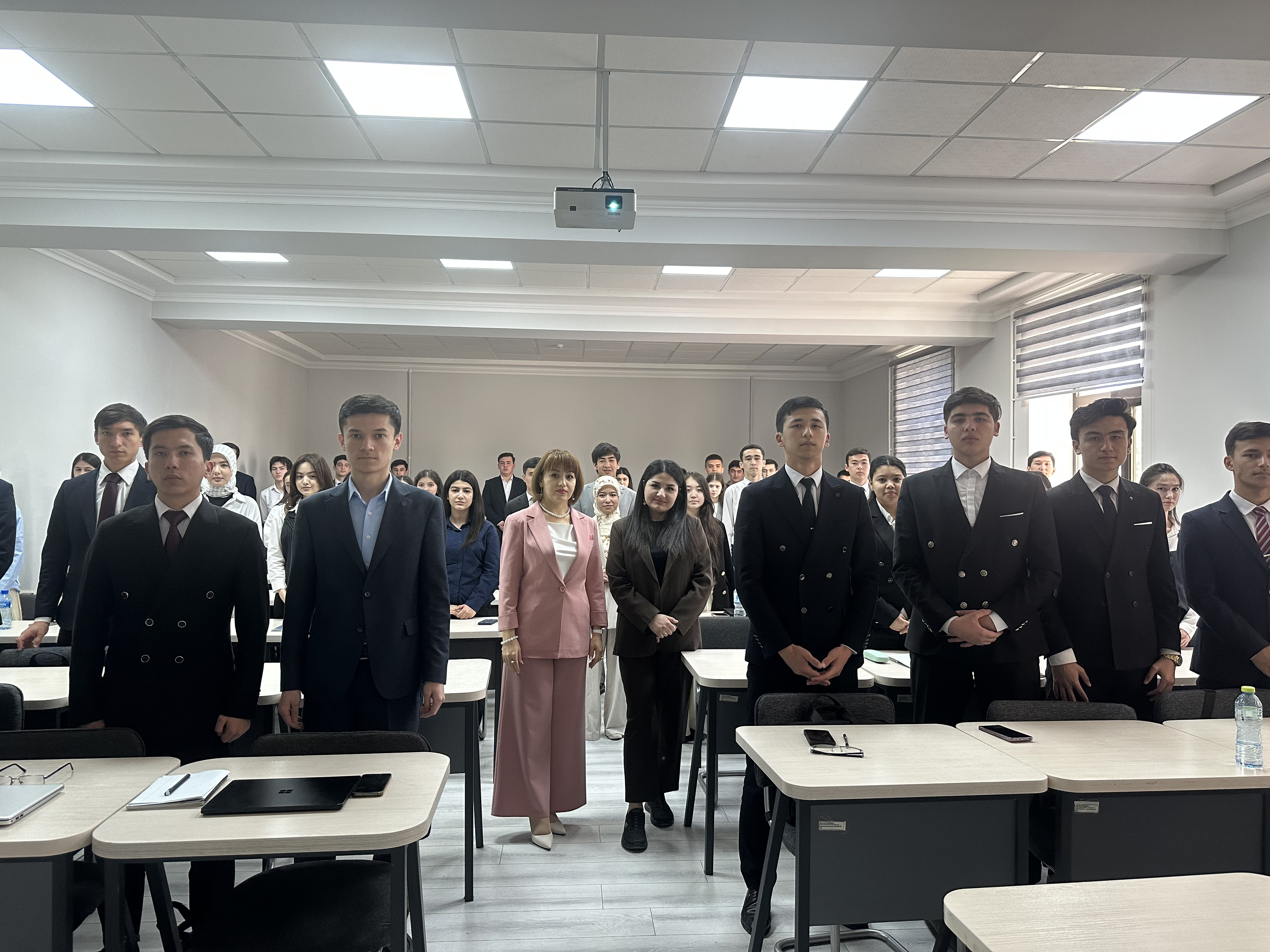 JIDUda “Barqaror ruhiyatda – tashabbus – harakat – muvaffaqiyat – barqaror rivojlanish sari” mavzusida haftalik seminar-trening va ochiq davra suhbatlari bo‘lib o‘tdi