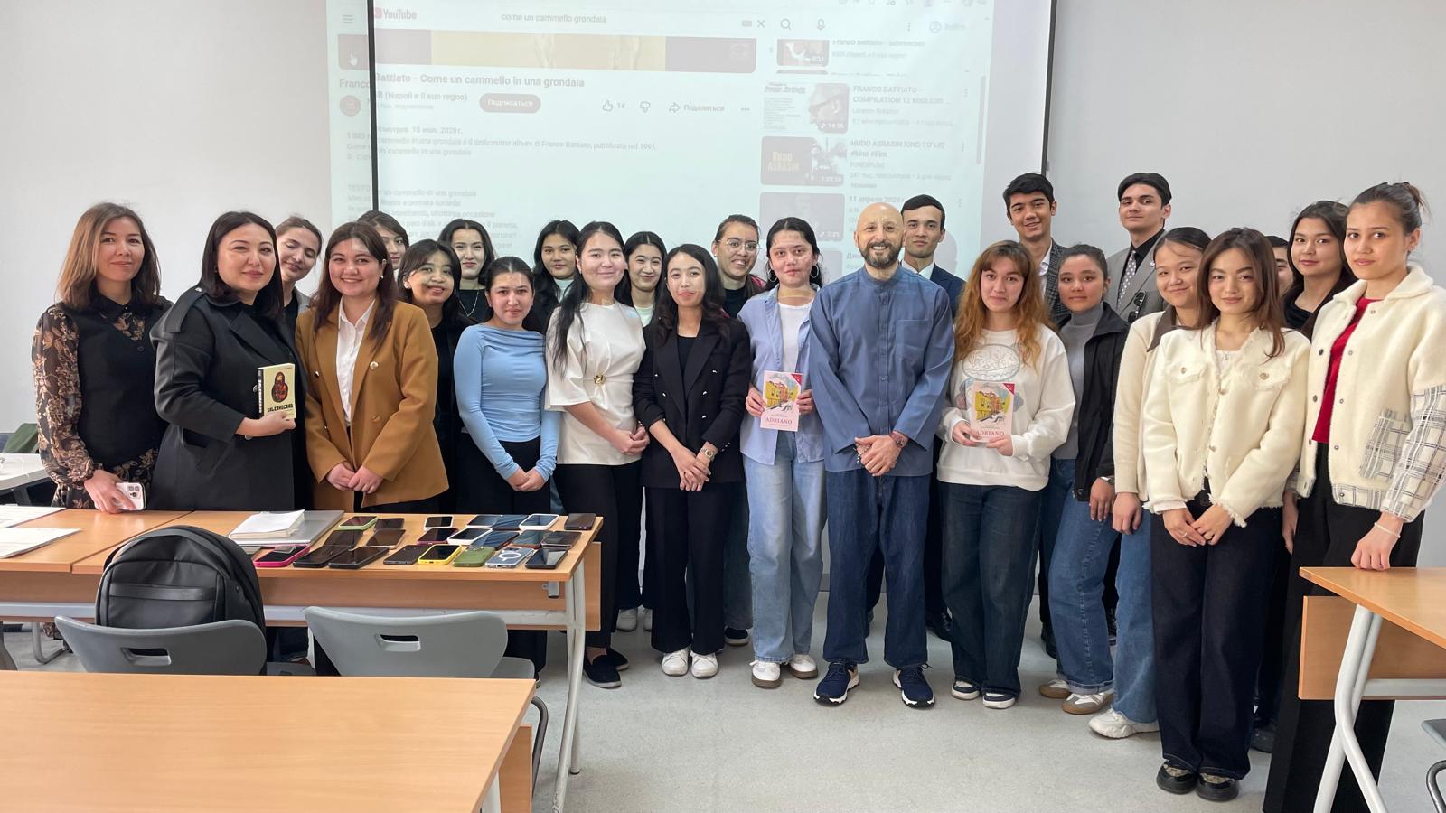 A meeting with Italian Professor Vincenzo Santoro was held at UWED