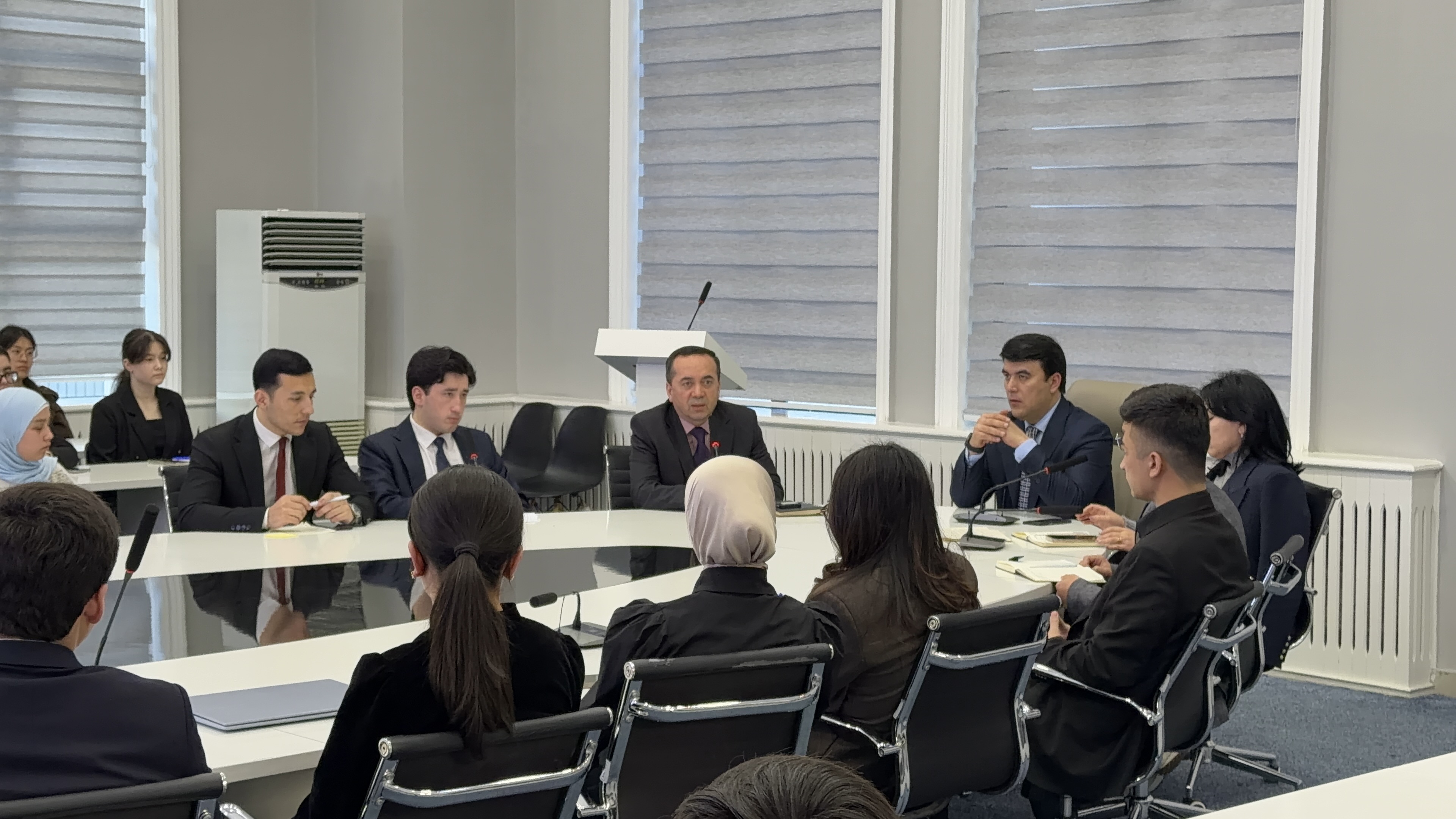 JIDUda “Rahbar va yoshlar” muloqoti: Talabalar tashabbuslari qo‘llab-quvvatlanmoqda