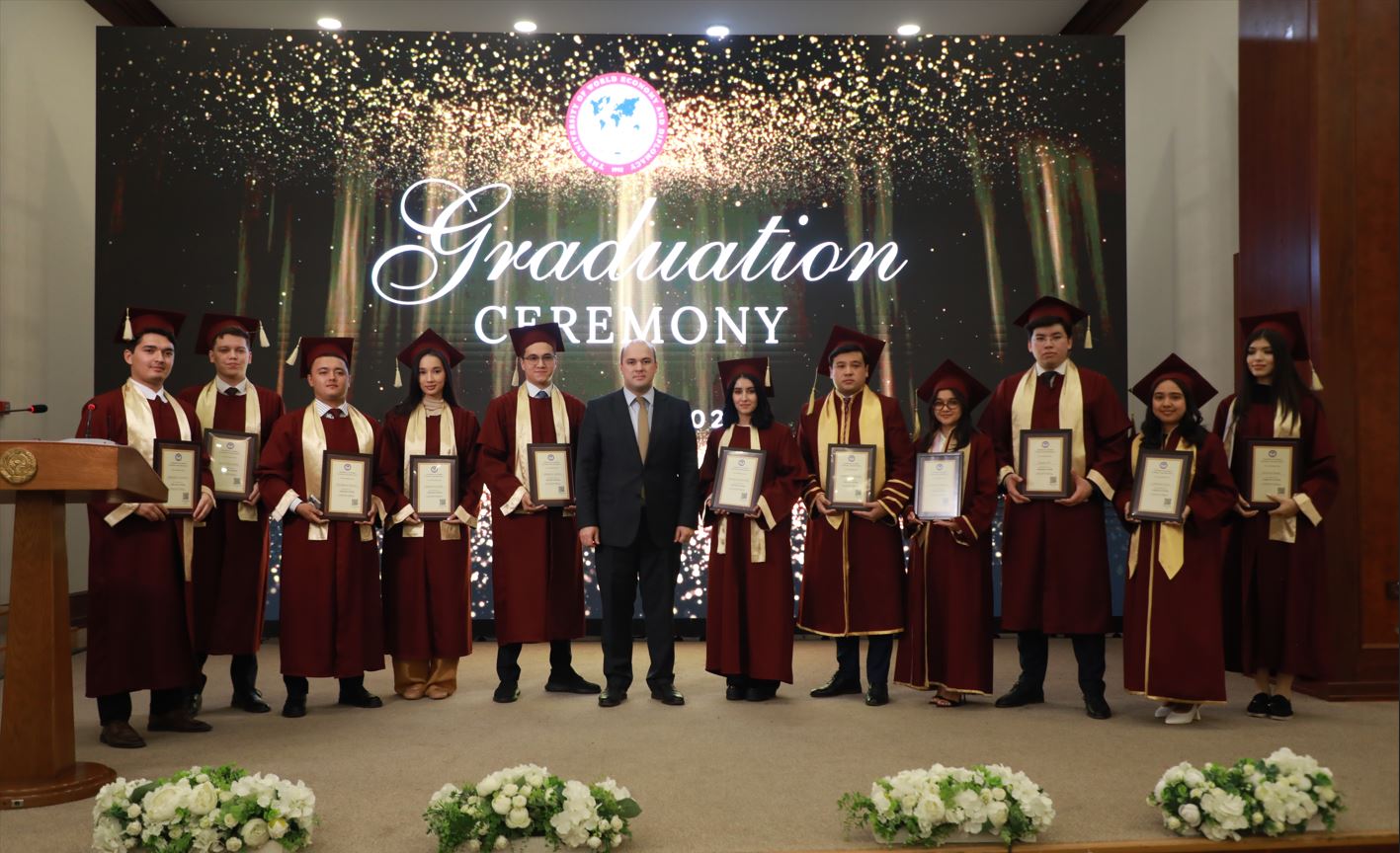 A ceremony was held to award diplomas to graduates of the master's program