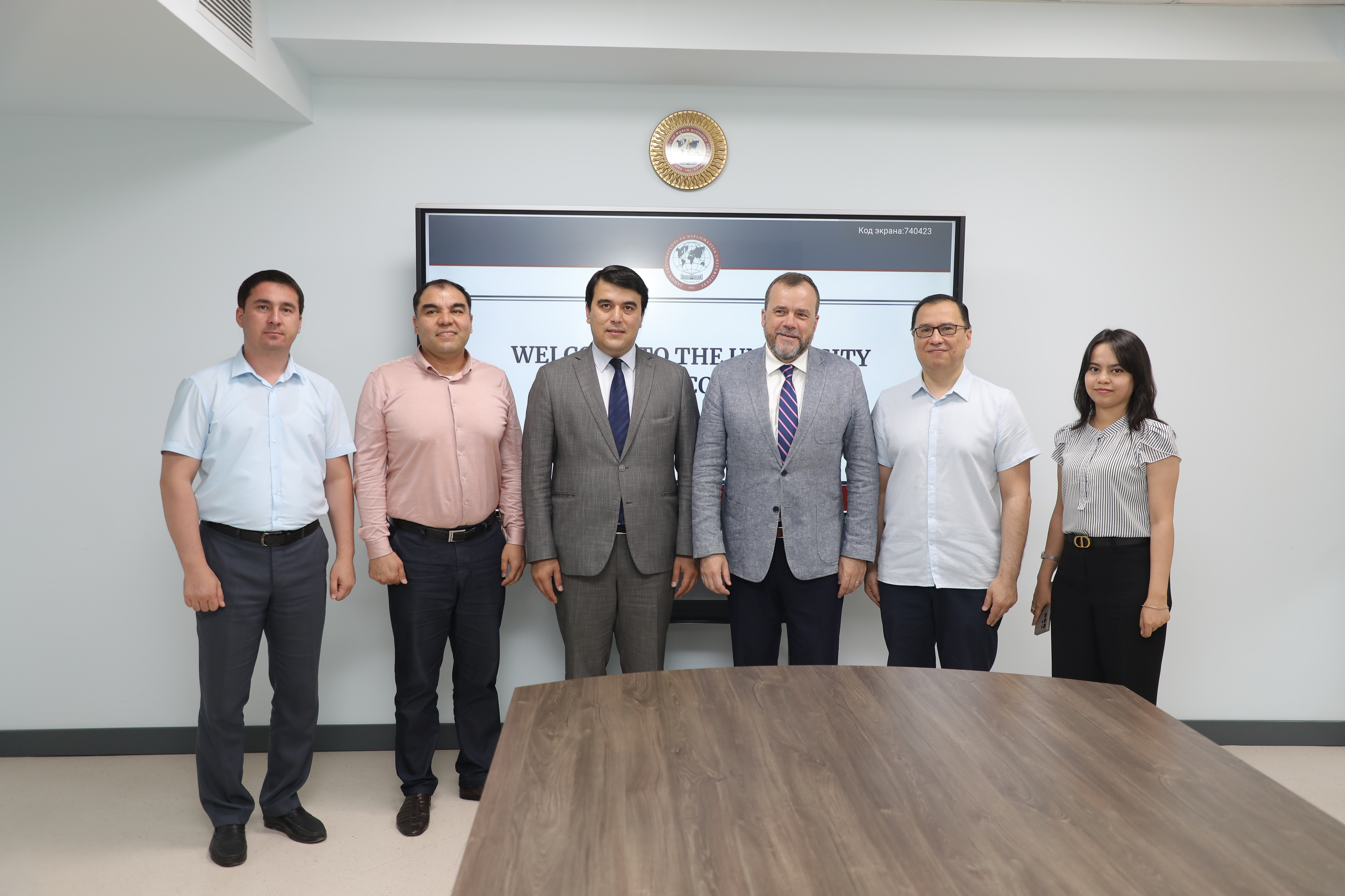 In UWED was meeting with the head of the American non-governmental foundation LYNC