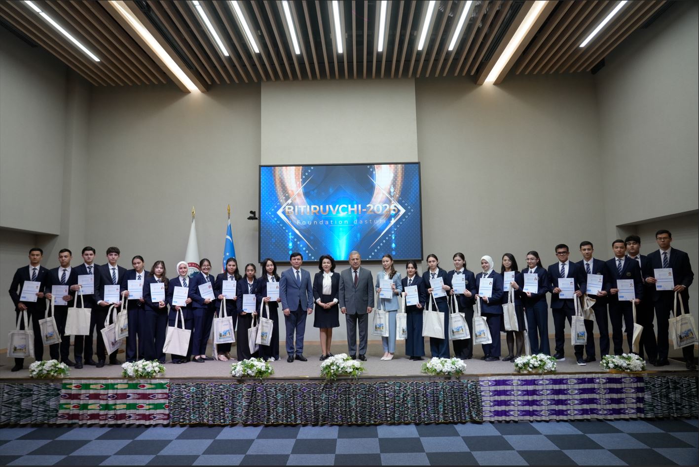 JIDU Akademik litsey qo‘shma ta’lim dasturi bitiruvchilariga sertifikatlar topshirildi