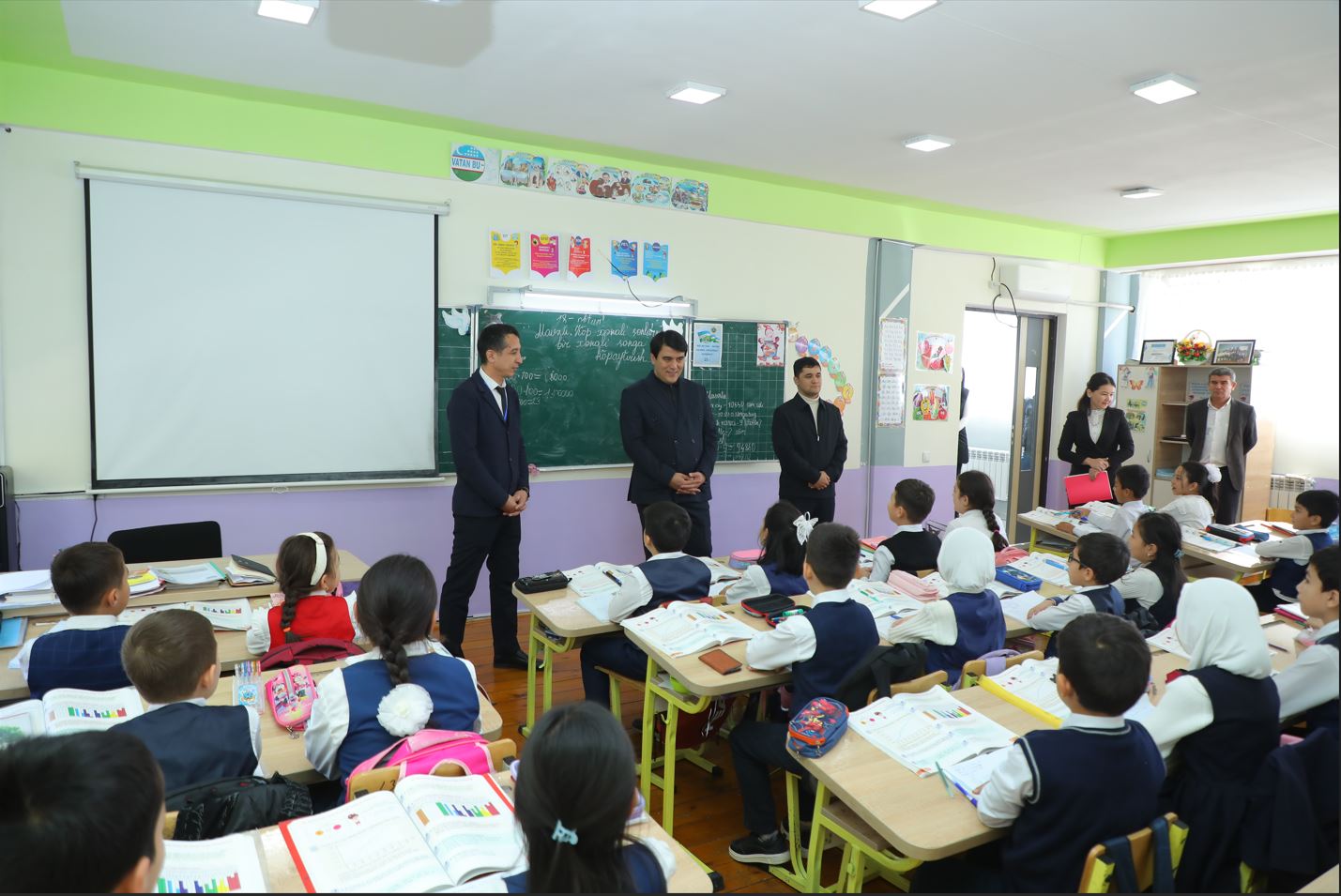 First Vice-Rector of UWED Meets with Schoolchildren