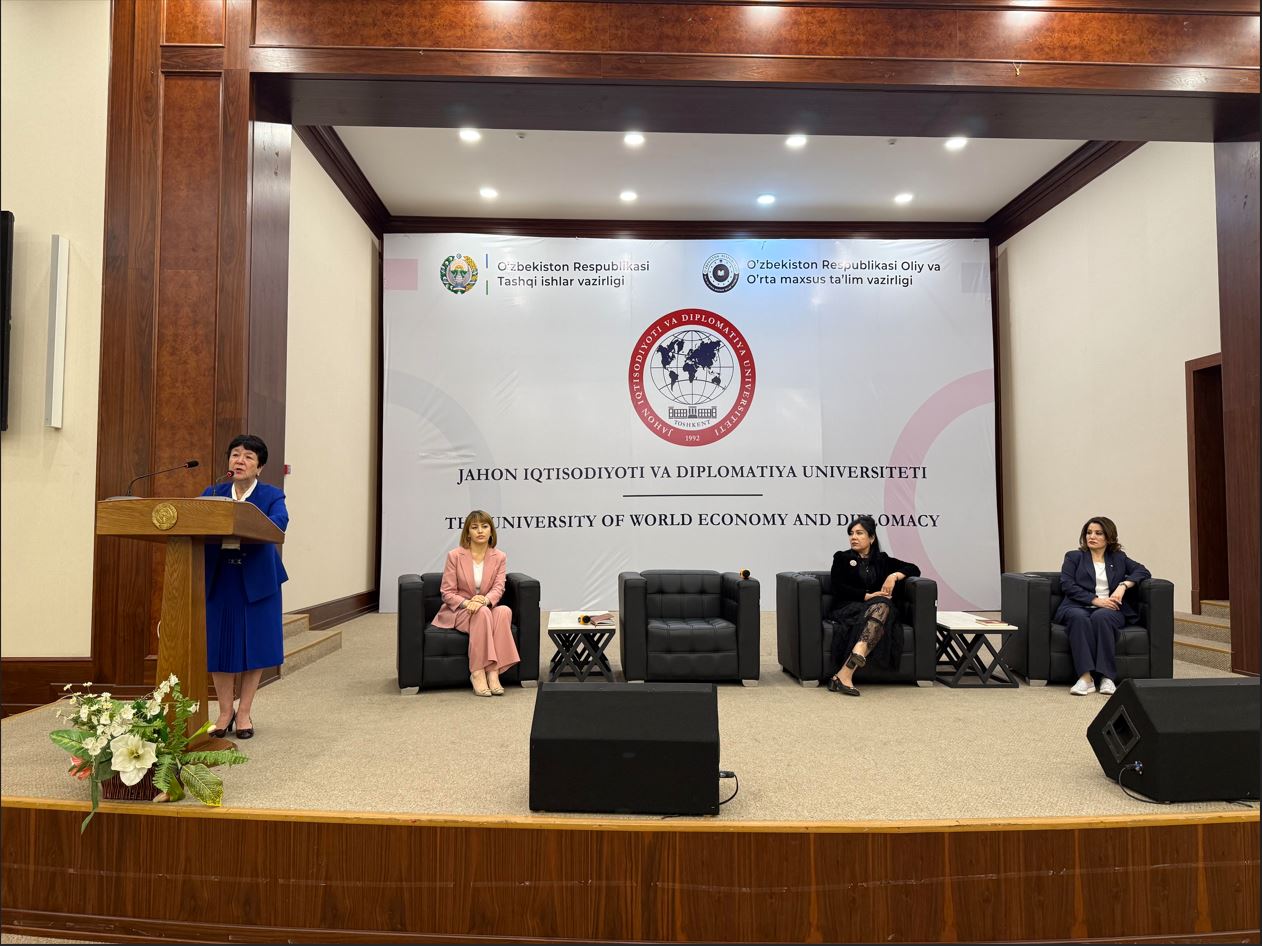 Roundtable discussion on “What should be the image of a future female diplomat?”