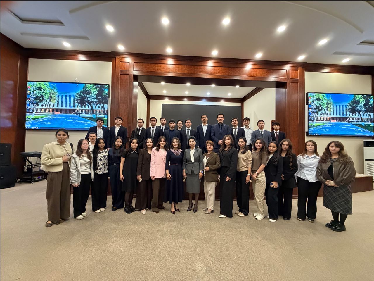 UWED Hosts Masterclass on “Business Etiquette and Communication Culture”