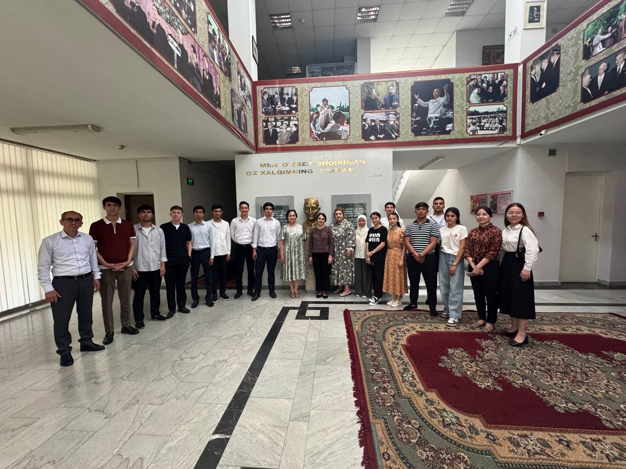 Mashhur publitsist va yozuvchi G‘afur  G‘ulomning uy-muzeyida mahorat darsi