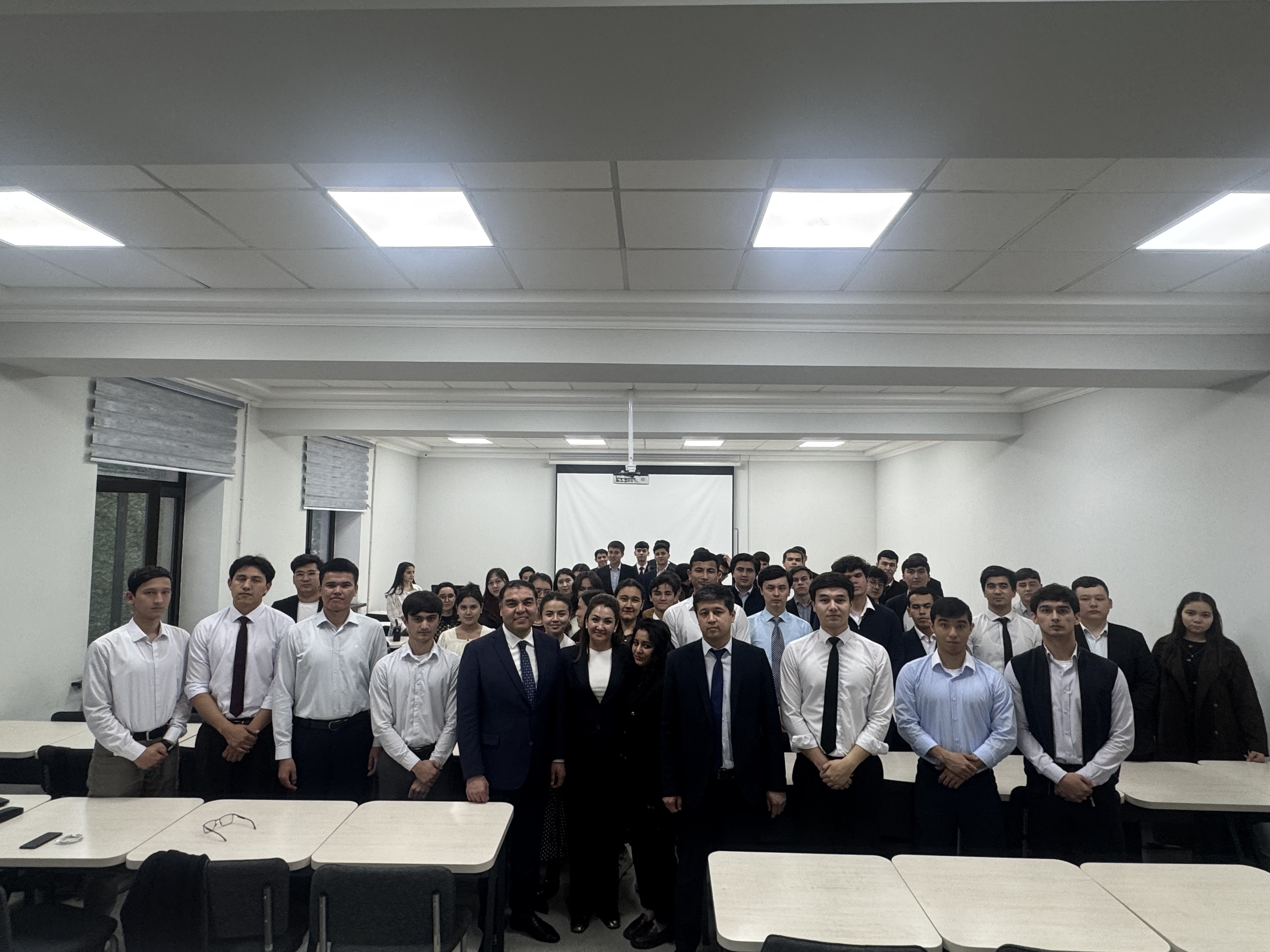 Leader-Youth Meeting: Issues of Training Specialists in the Field of Economics Discussed