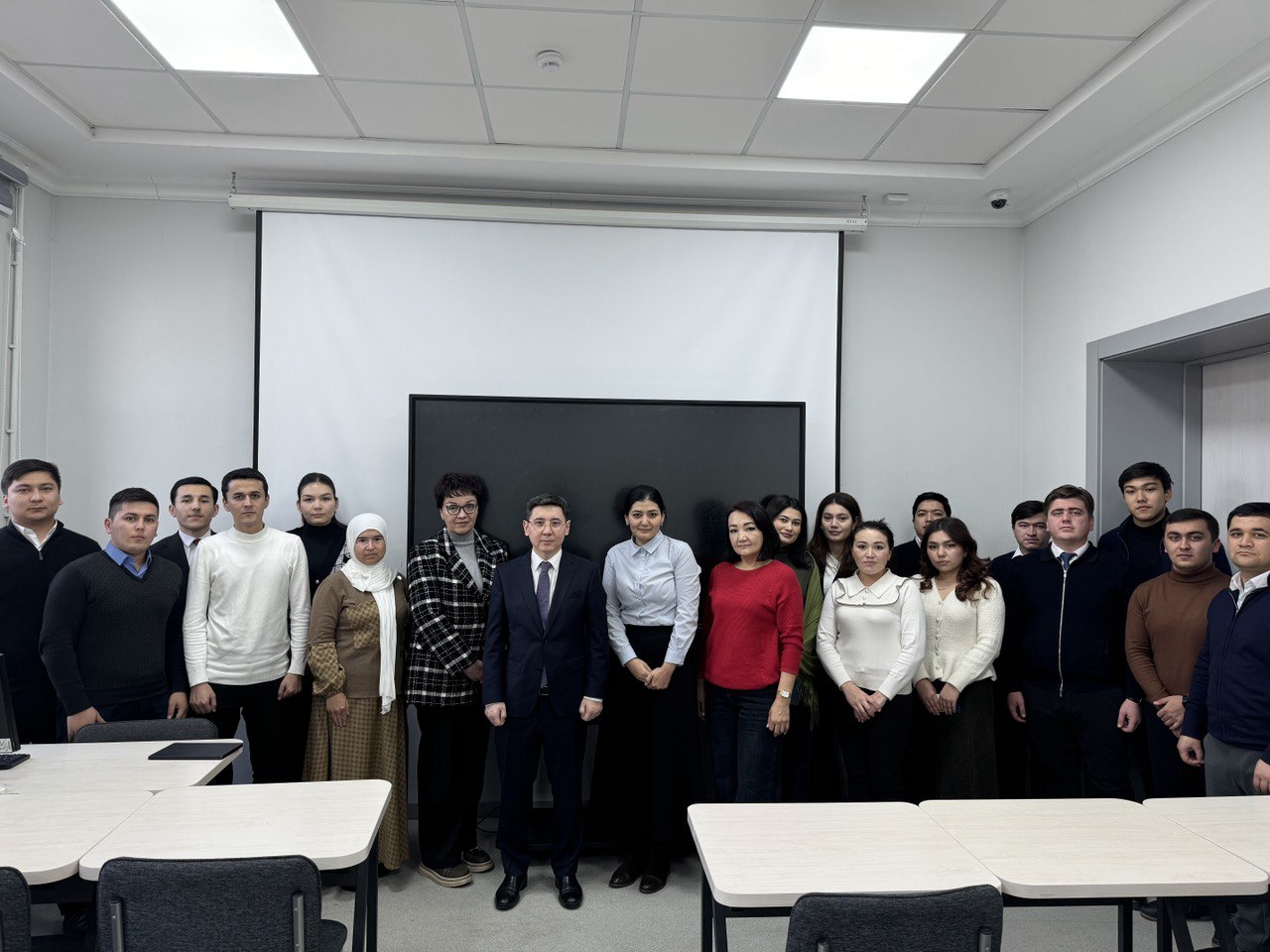 A master class of the Ambassador of the Republic of Uzbekistan to the Italian Republic was held at UWED