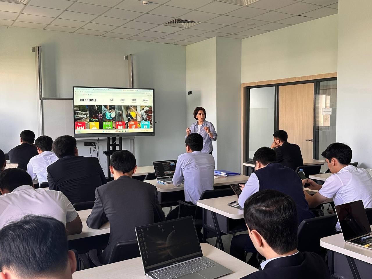 SDGs 4, 10 and 16: “Leave No One Behind” – Students Explore the Link between the Sustainable Development Goals and Human Rights