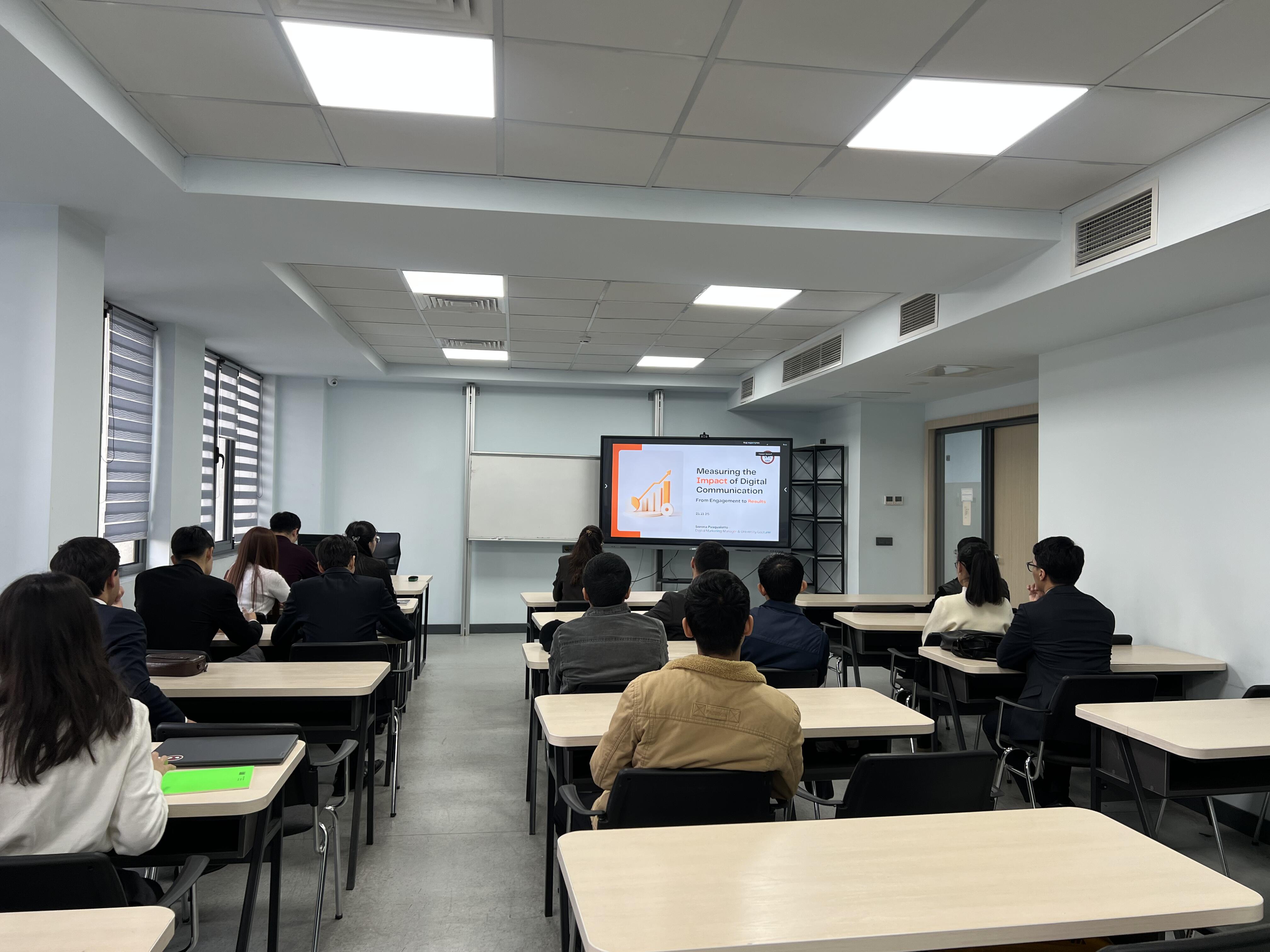 Онлайн-лекция по цифровому маркетингу проведена итальянским специалистом