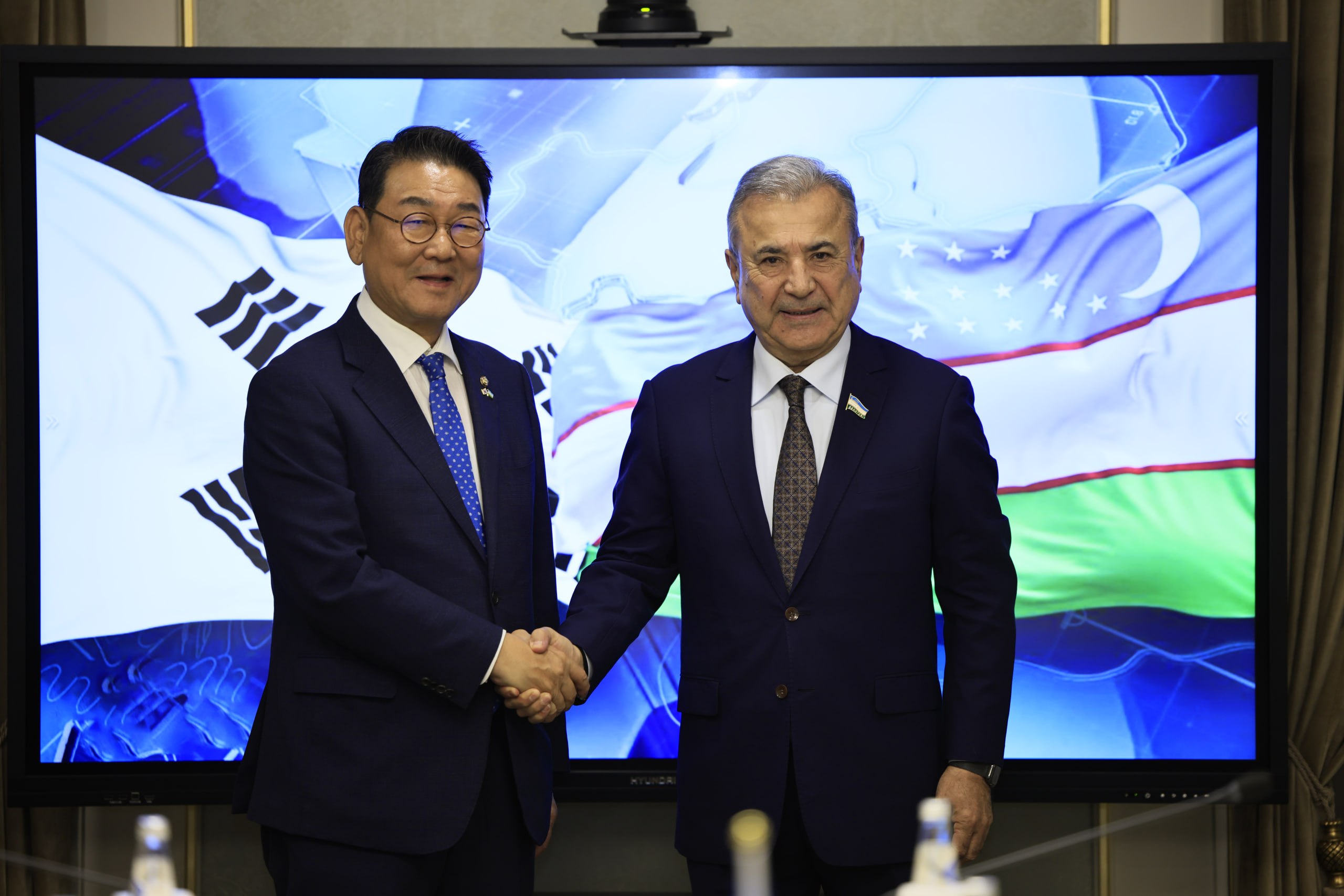 Rector of UWED Meets with Delegation from the National Assembly of the Republic of Korea